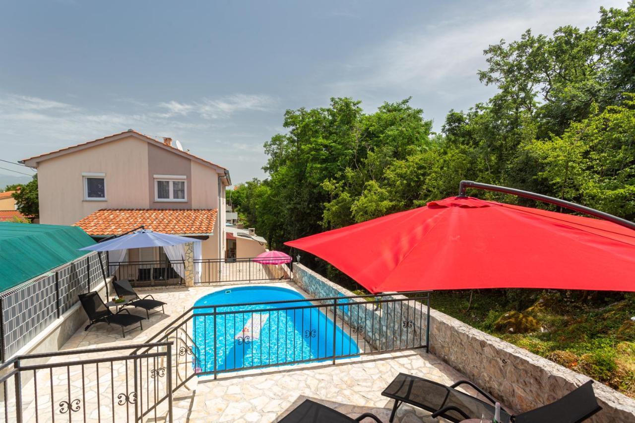 Apartment With A Private Swimming Pool, Garden & Bbq Gostinjac Buitenkant foto