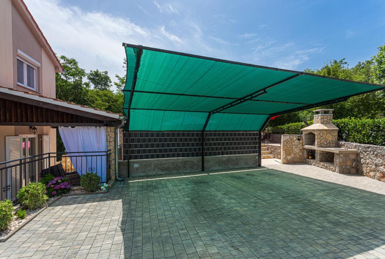 Apartment With A Private Swimming Pool, Garden & Bbq Gostinjac Buitenkant foto