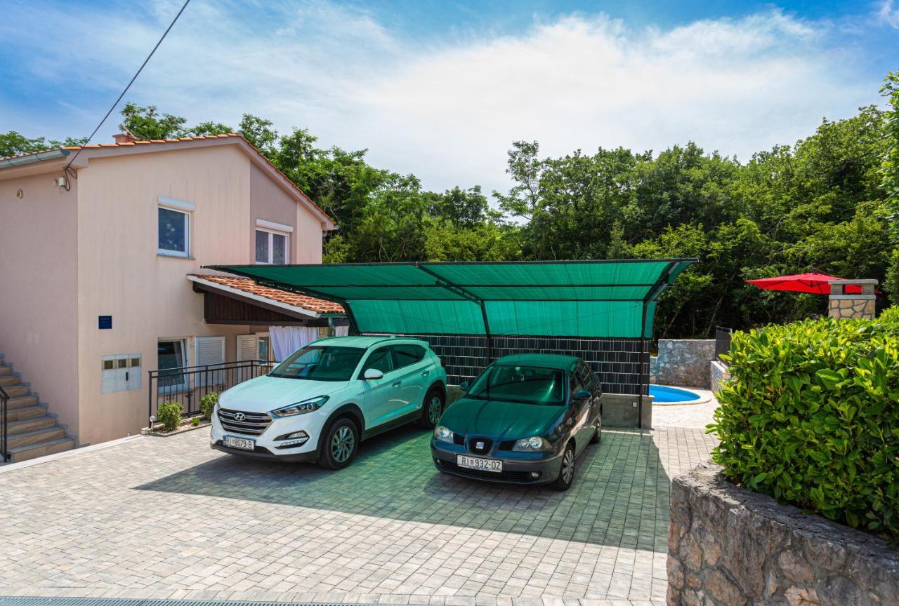 Apartment With A Private Swimming Pool, Garden & Bbq Gostinjac Buitenkant foto